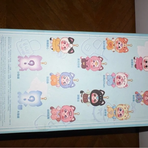 Baby 3 Kitten Wardrobe Figure - Picture 2 of 5